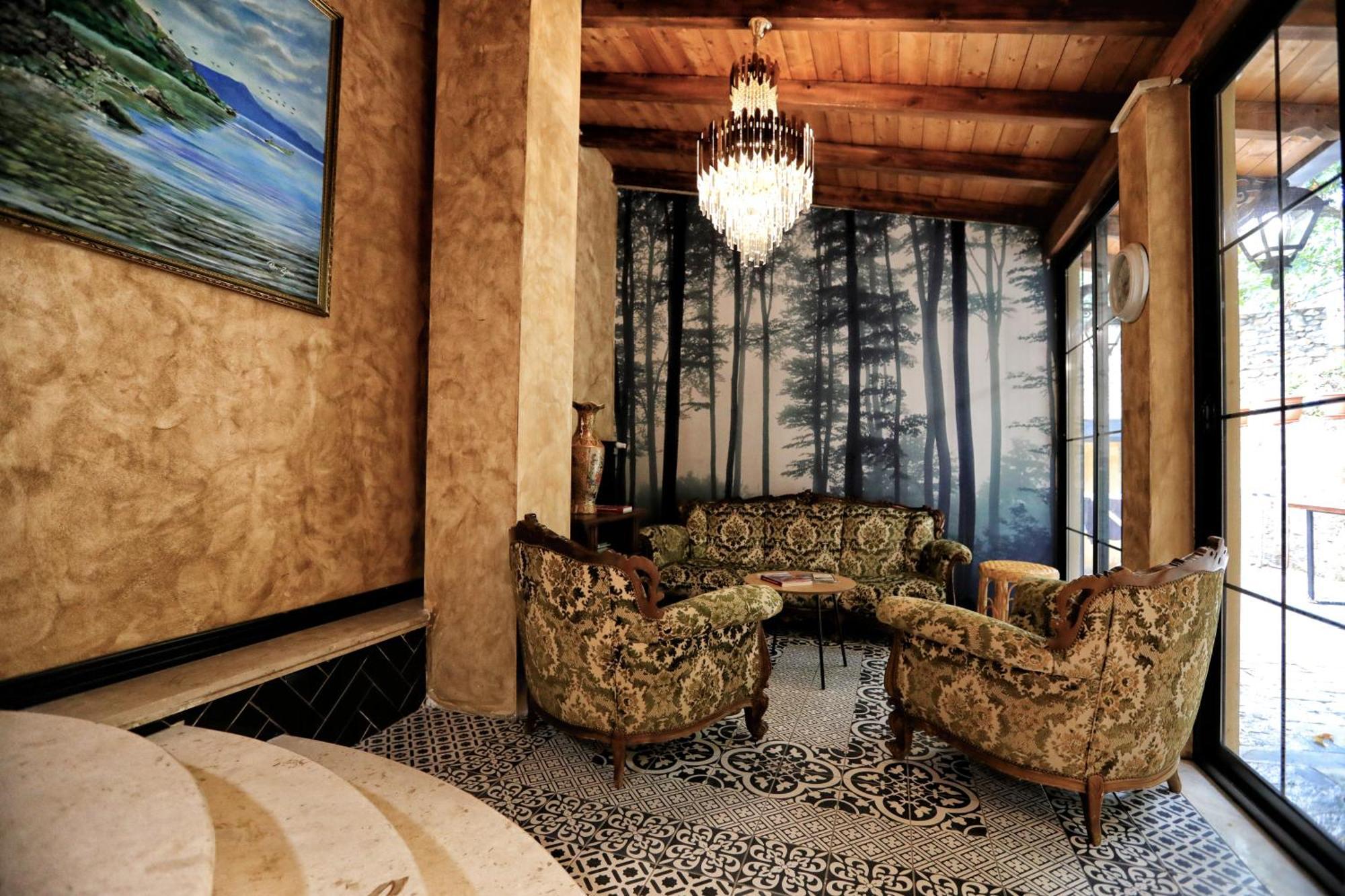 Hotel Labiatan Zogaji Extérieur photo