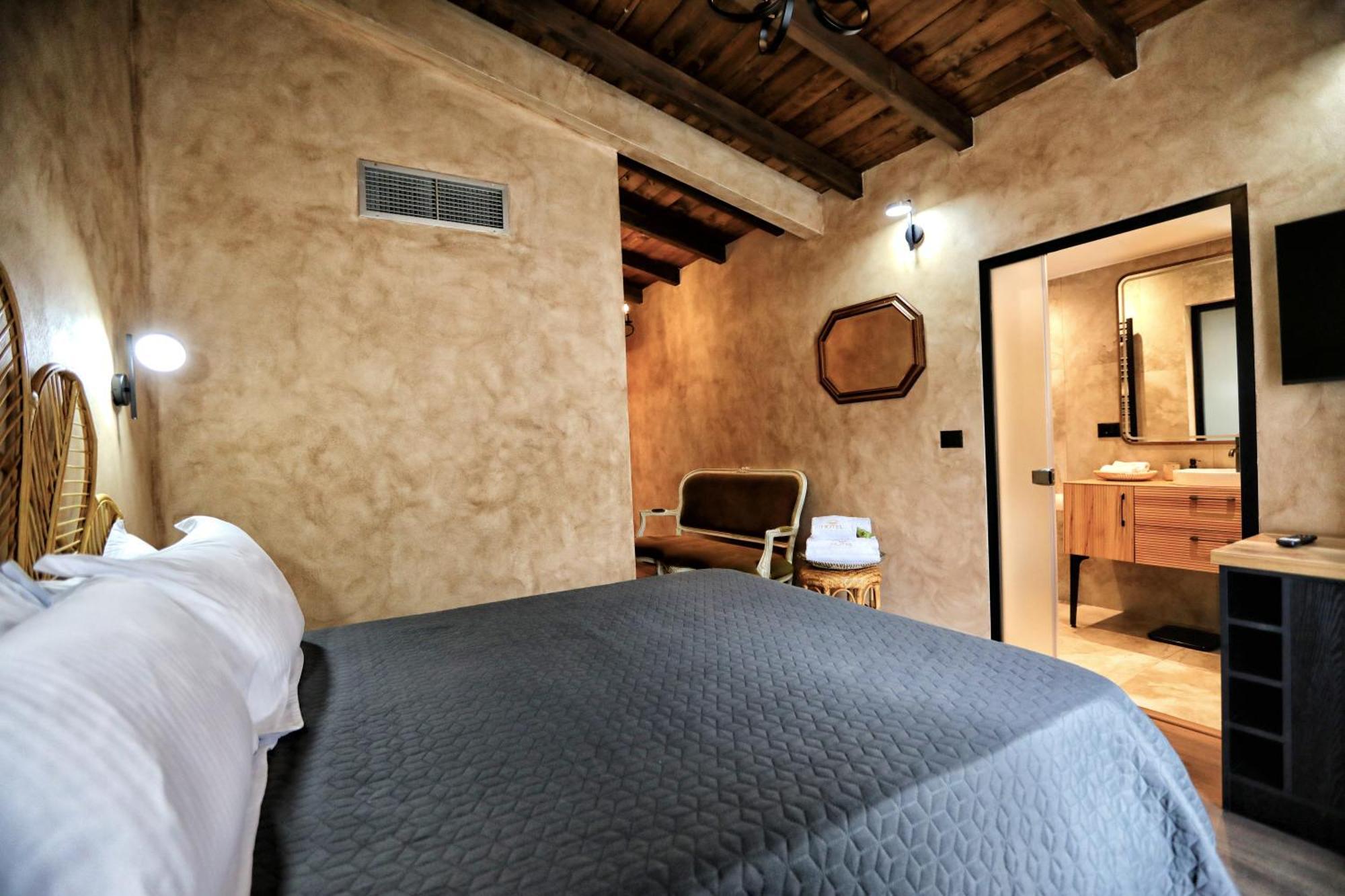 Hotel Labiatan Zogaji Extérieur photo