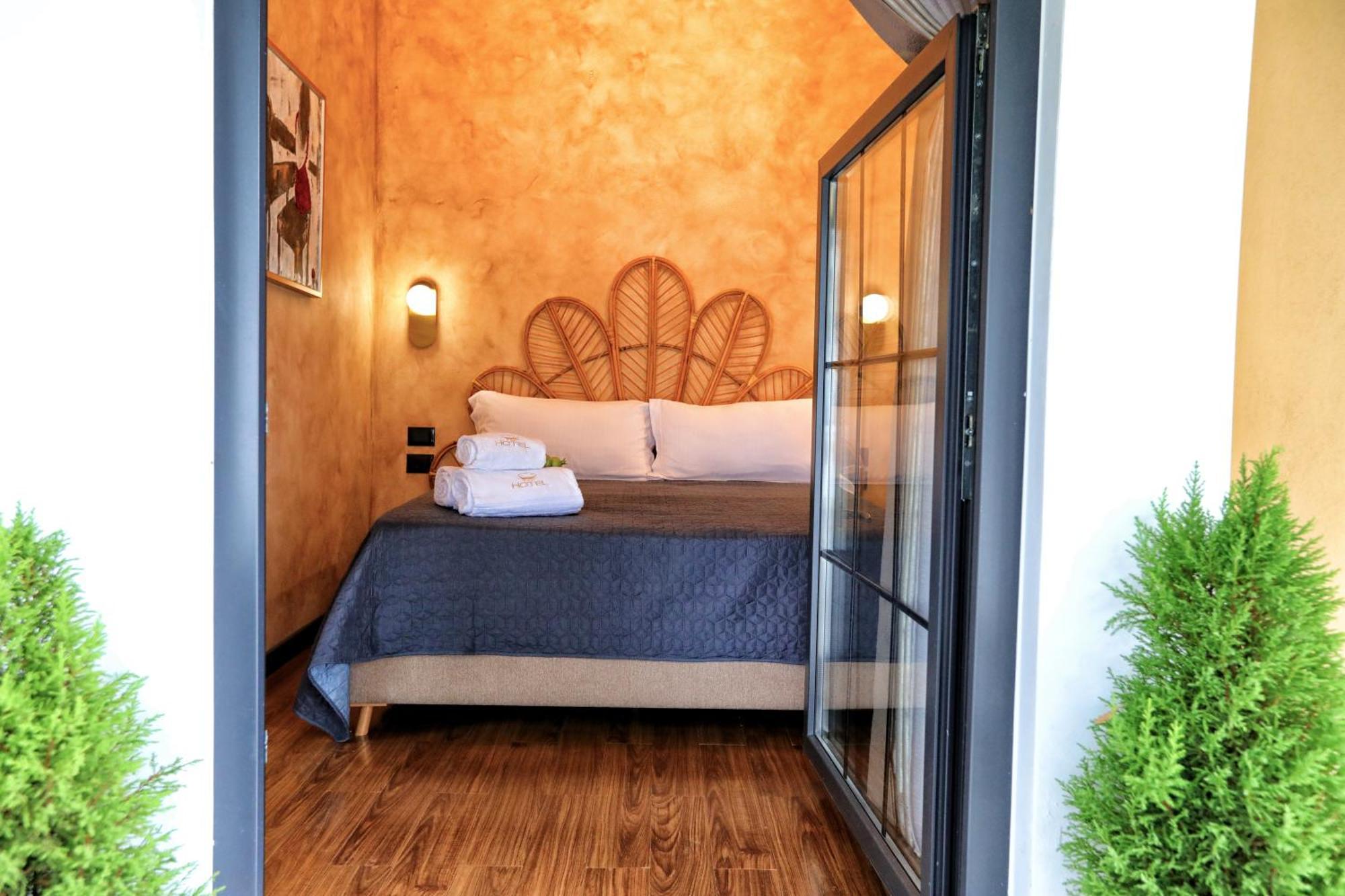 Hotel Labiatan Zogaji Extérieur photo