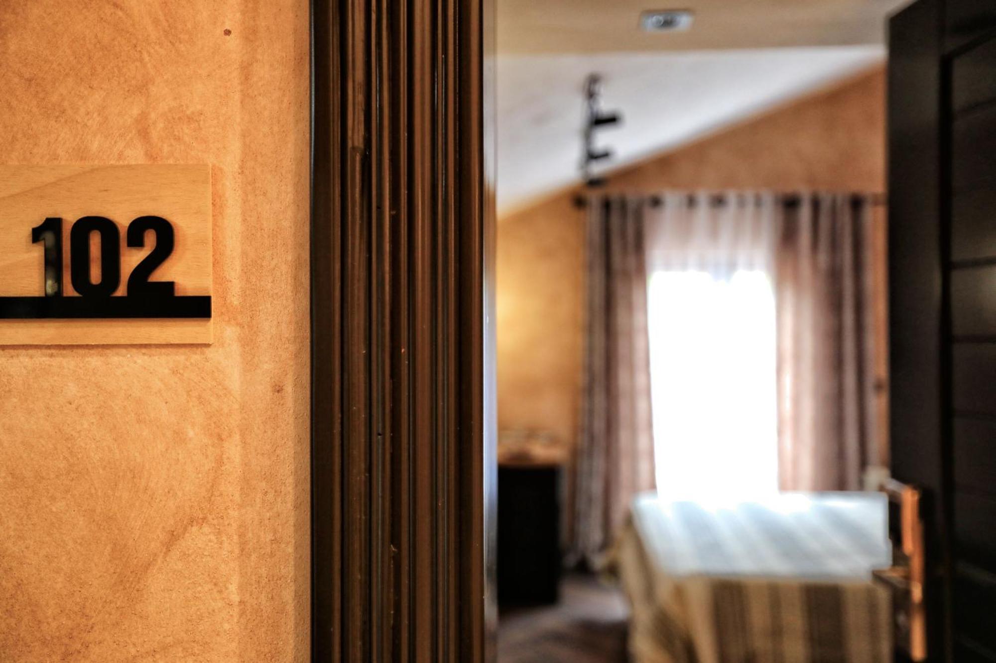 Hotel Labiatan Zogaji Extérieur photo