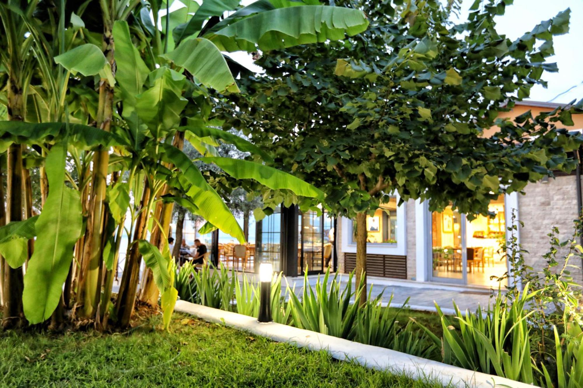 Hotel Labiatan Zogaji Extérieur photo