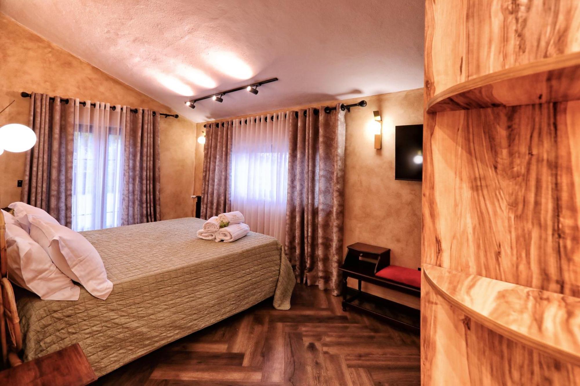 Hotel Labiatan Zogaji Extérieur photo